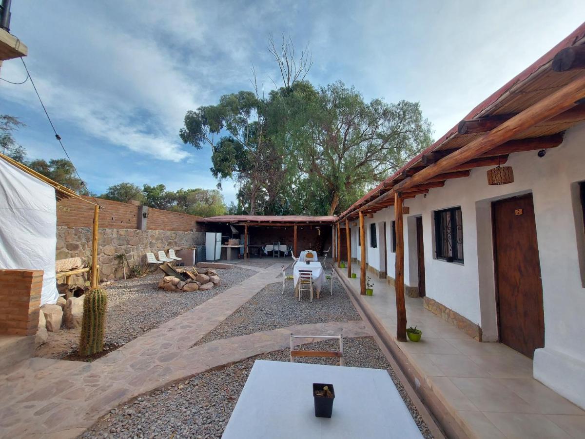 Arbol Tilcara Albergue Exterior foto